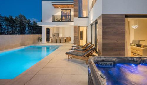 Deluxe Villa
