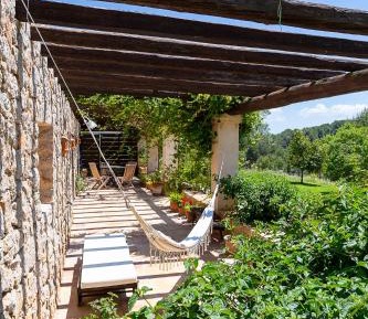 Deluxe Two-Bedroom Apartment with Garden View