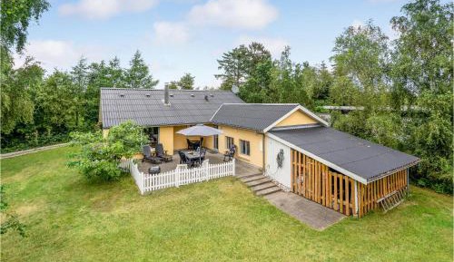Four-Bedroom Holiday Home