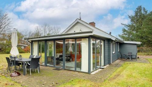 Three-Bedroom Holiday Home 