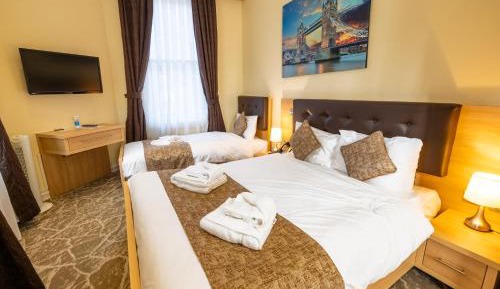 Triple Room