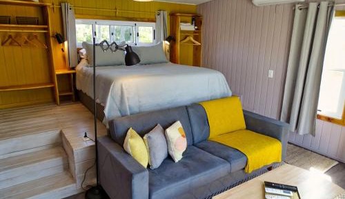 Deluxe Queen Suite