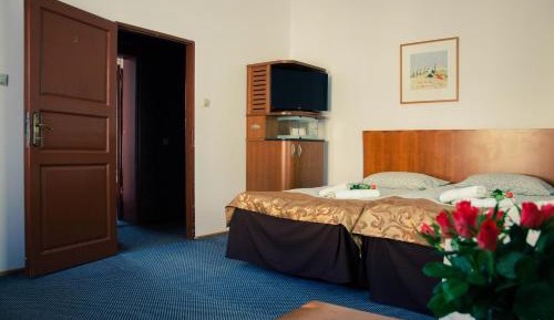 Double or Twin Room with Private Bathroom