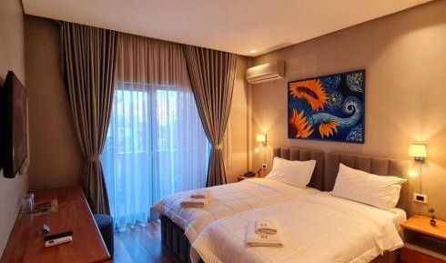 Deluxe Double or Twin Room