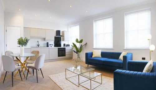 Deluxe Two-Bedroom Apartment