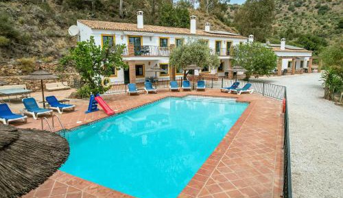 Two-Bedroom Apartment with Pool View