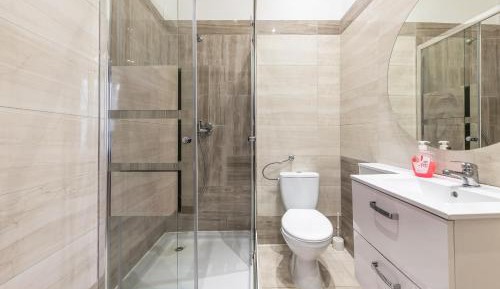 Twin Room with Private Bathroom