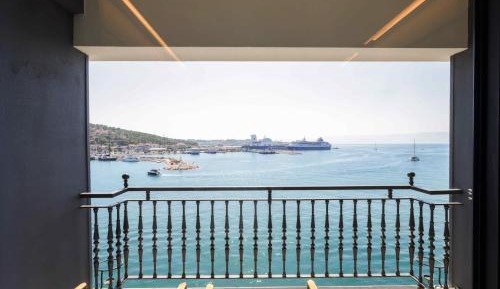 Double Room with Balcony and Sea View