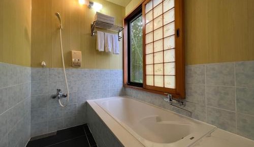 Sea View Quad Room With Bathtub