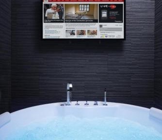 Honeymoon Suite