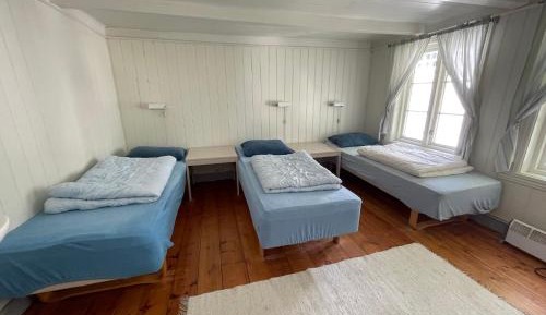 Budget Triple Room with Shared Bathroom