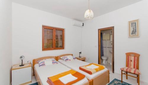 Twin Room with Bath