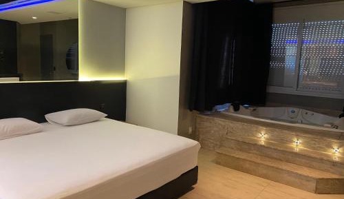 Studio with Spa Bath