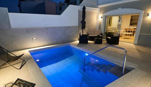Two-Bedroom Apartment with terrace and private pool
