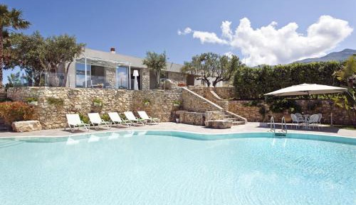 Deluxe Villa