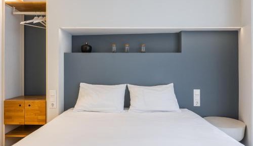 Studio Apartment (2 Adults)