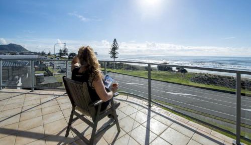 Three-Bedroom Apartment with Sea View