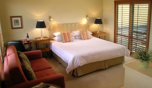 Colonnade King with Spa Bath