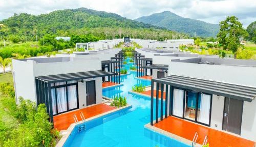 Studio with Pool View