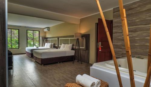 Deluxe Suite
