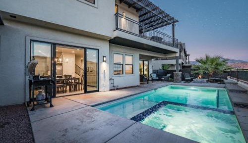 Five-Bedroom Holiday Home