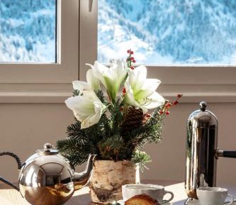 Suite with Mountain View