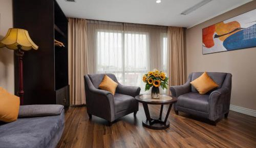 Deluxe Suite with City View