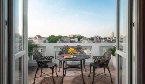 Executive Suite with Balcony