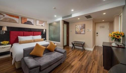 Junior Suite with City View