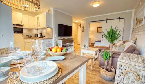 One-Bedroom Apartment with Balcony