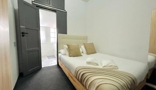 Double Room with Private Bathroom