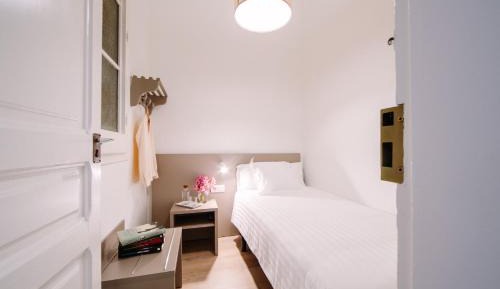 Economy Single Room with Shared Bathroom
