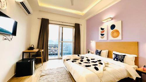 Deluxe Room with Balcony