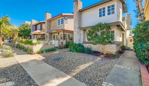 Three-Bedroom Holiday Home 
