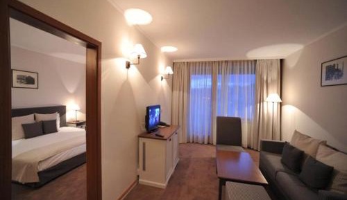 Suite (2 Adults + 2 Children up to 11.99 years old)