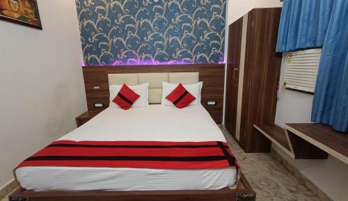 Deluxe Double Room (2 Adults + 1 Child)