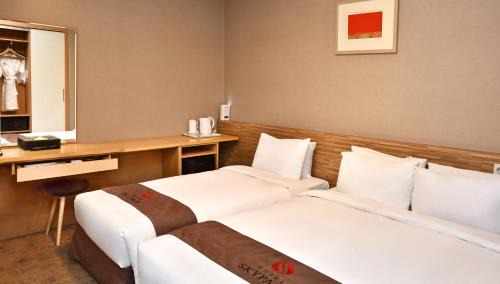 Deluxe Twin Room
