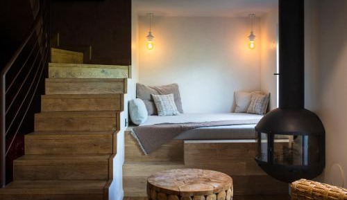 Double Room with Mountain View and Balcony