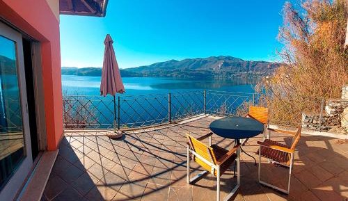 Apartment with Lake View