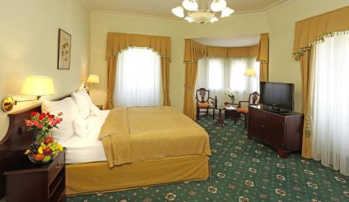 Luxury Suite