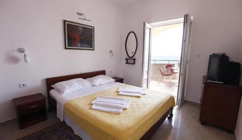 Two-Bedroom Apartment with Balcony and Sea View
