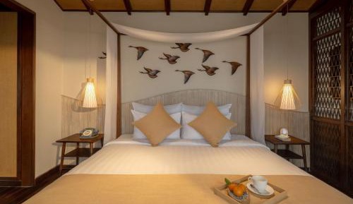 Signature Suite River
