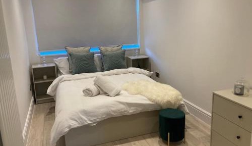 Deluxe Double Room with Shower