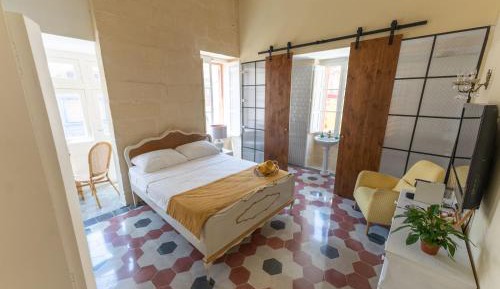 Queen Room with Balcony