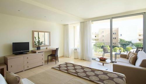  Deluxe Room with Spa Bath and Garden View