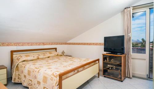 Superior One-Bedroom Apartment with Balcony