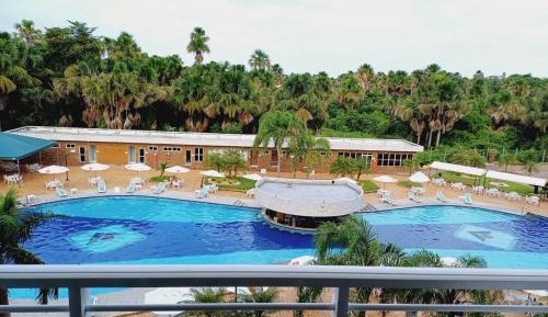 Apartment with Pool View 