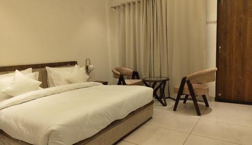 King Room with Balcony