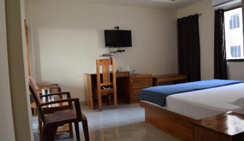 Deluxe Double Room (2 Adults + 1 Child)