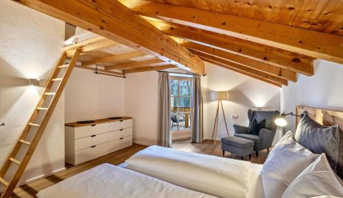 Superior One-Bedroom Apartment with Balcony